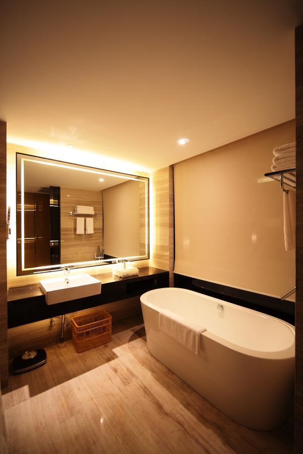 Shenglong Jianguo Hotel Haiyang Haiyang  Bagian luar foto